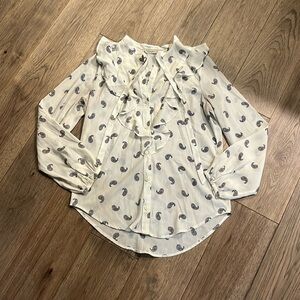 ABERCROMBIE & FITCH white and blue paisley ruffle button down blouse,size medium